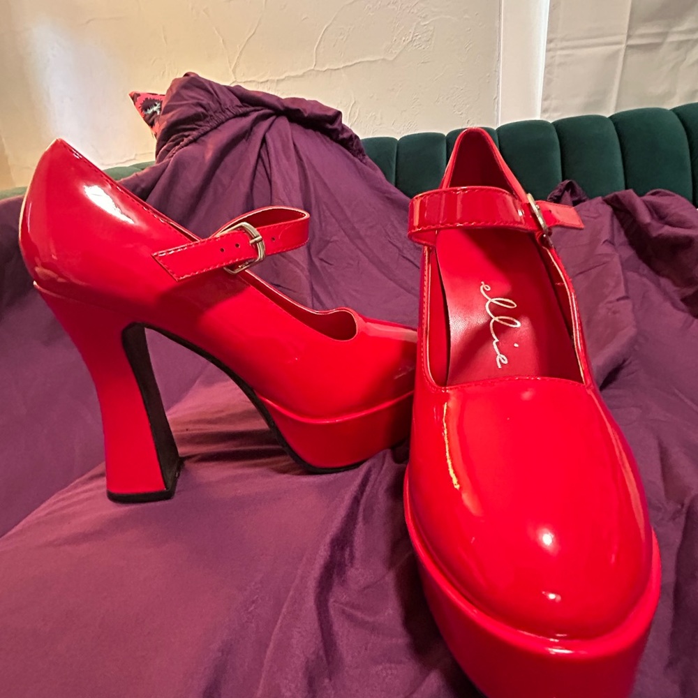 Ellie shoes red pumps 5 inch heel some black scuffing